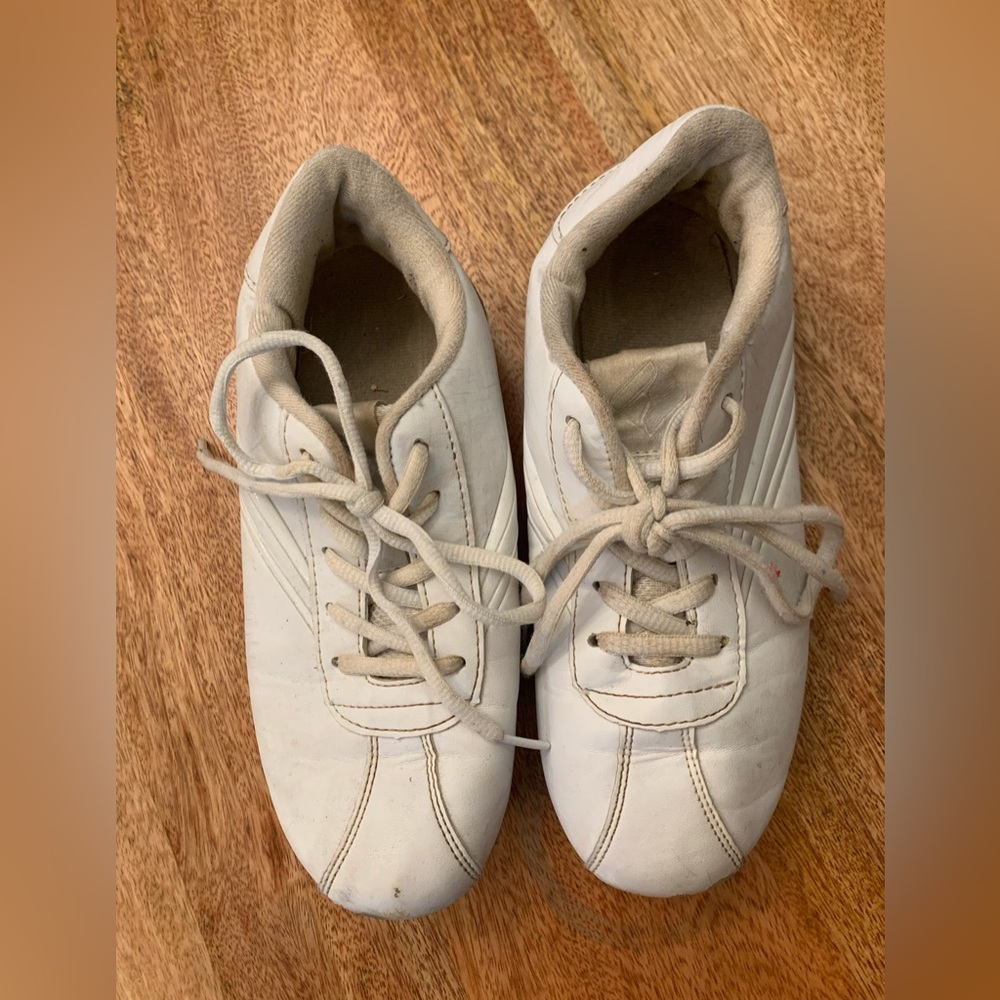 Fierce Feats Cheer shoe size 6